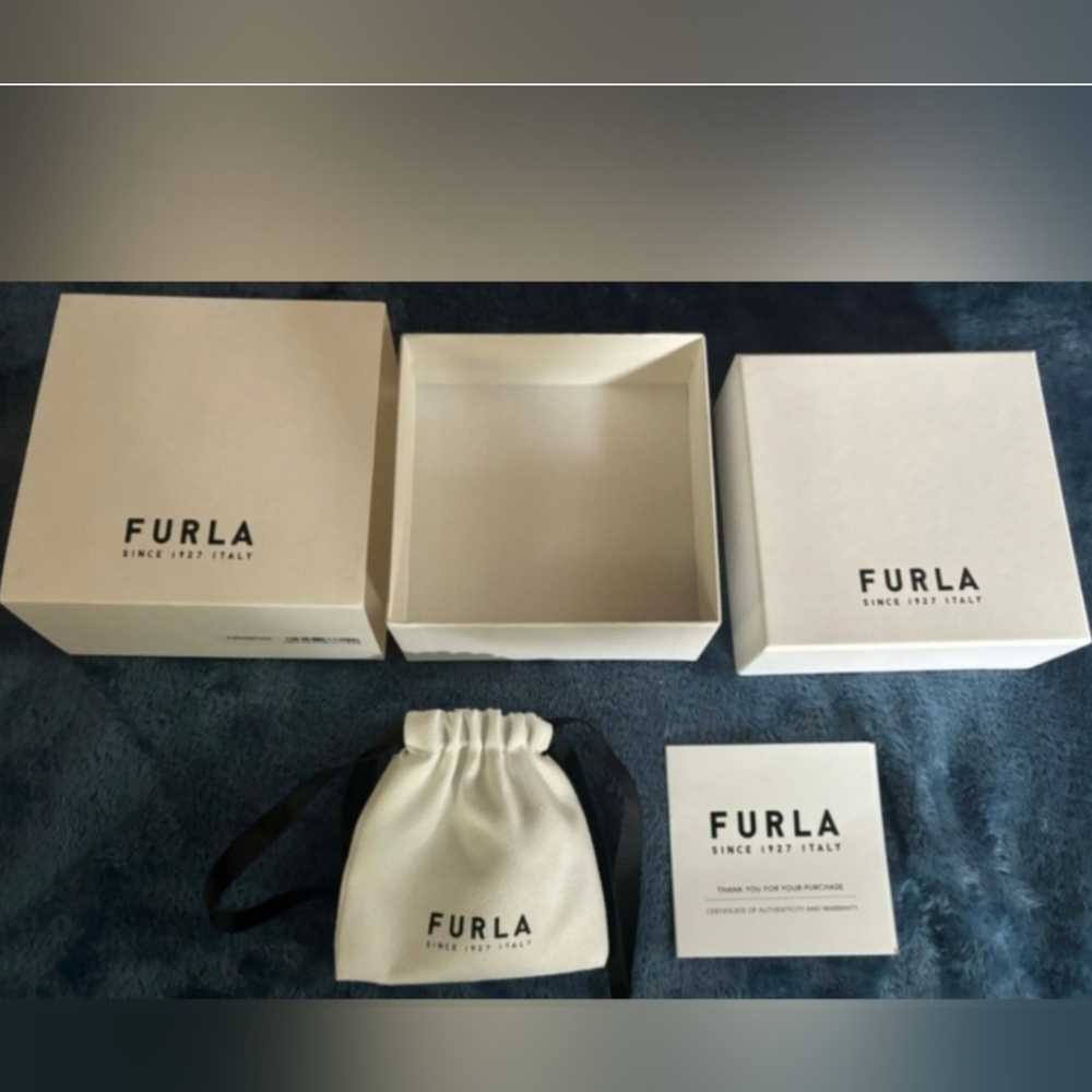 FURLA HEART RING 💛🤍 Size 7 - Picture 8 of 9